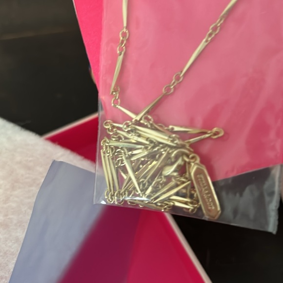 Brand new Stella & Dot gold long necklace - Picture 2 of 4